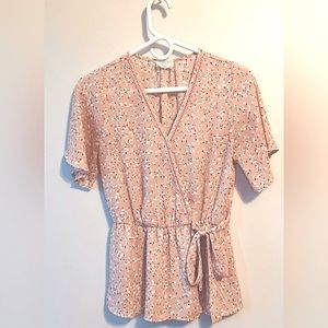[3/$30] Sienna Sky Floral Peplum Top Small